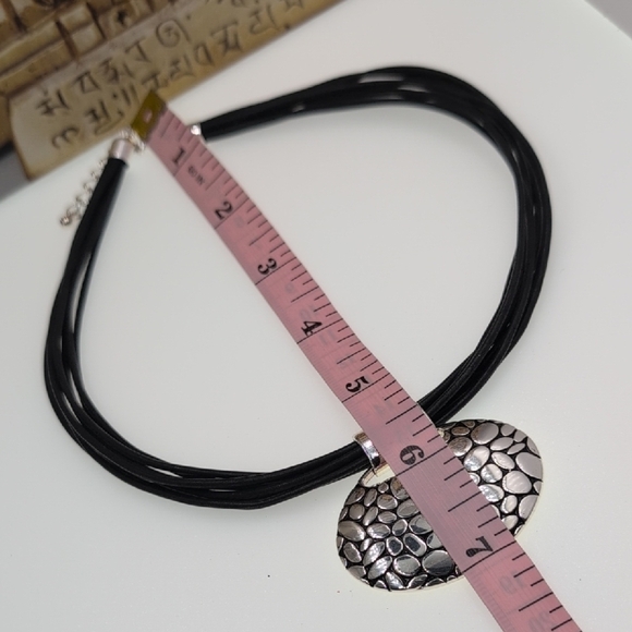 🖤 Napier Black Multi-Strand Choker Necklace - Silver Pebble Pendant - Picture 6 of 6